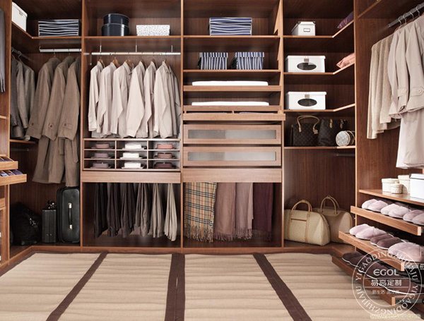 衣帽間和衣柜有什么差別