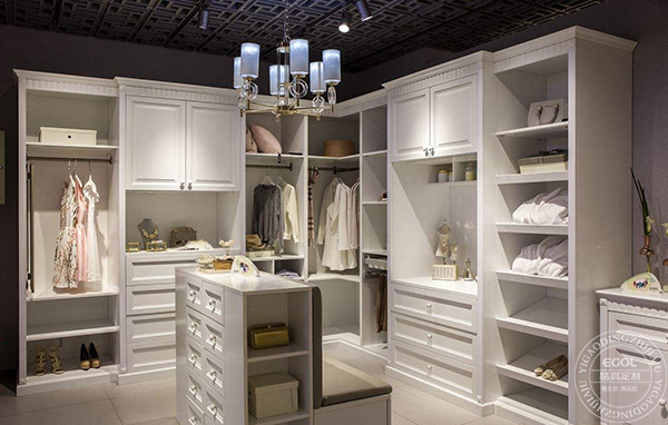 定制整體衣柜有哪些優缺點