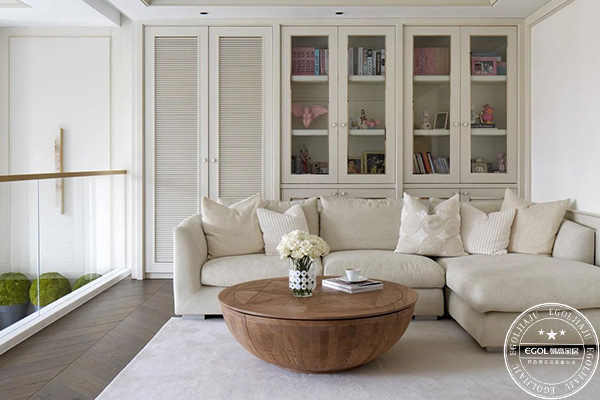 全屋定制衣柜和木工做衣柜哪個更好?