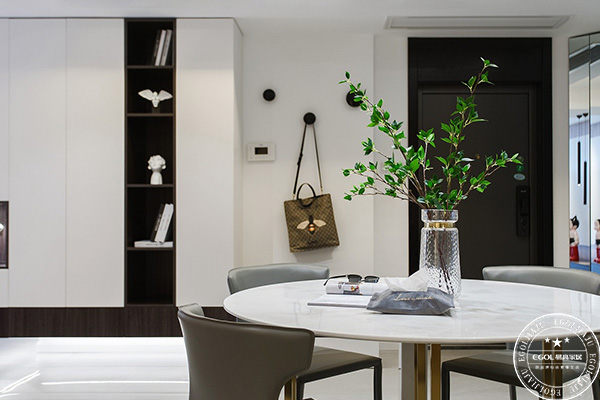 78m²原木兩居室,簡約又浪漫