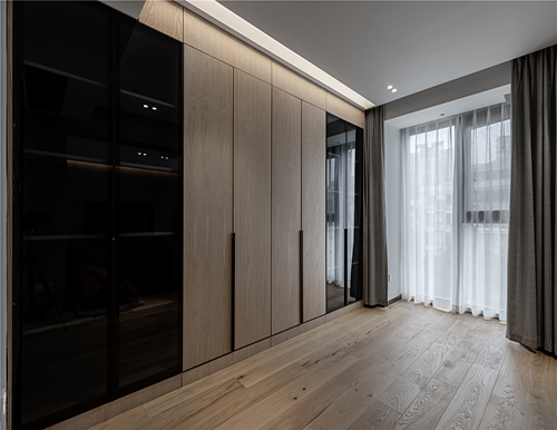 如何設(shè)計(jì)一個(gè)美觀實(shí)用的衣帽間？